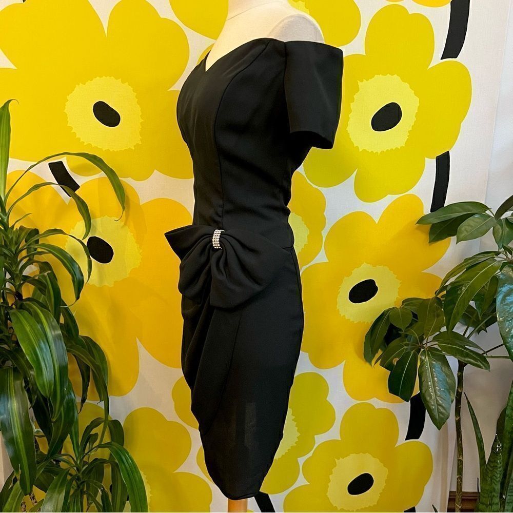 Stunning Vintage 80s VaVaVoom Oversized Rhinestone Bow Off the Shoulder Dress - Picture 4 of 8